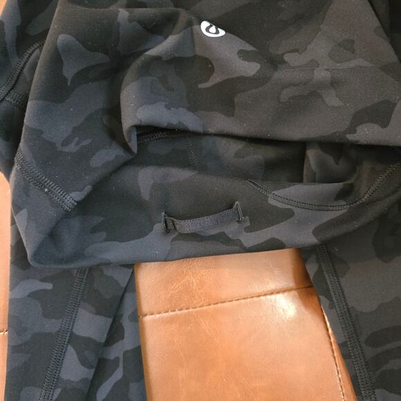 Lululemon Wunder Under Train High-Rise Crop 21" Camo Deep Coal Size 2 Leggings - Picture 8 of 8